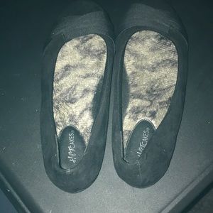 HOTCAKES, size 8 1/2 M worn twice, in good condition
